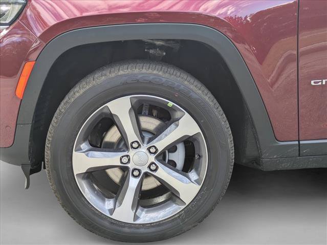 New 2026 Jeep Grand Cherokee Limited w/ Luxury Tech Group II RWD image 10