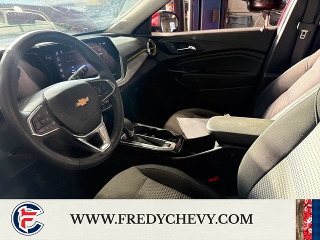 Used 2025 Chevrolet Trax LT w/ Driver Confidence Package FWD image 11
