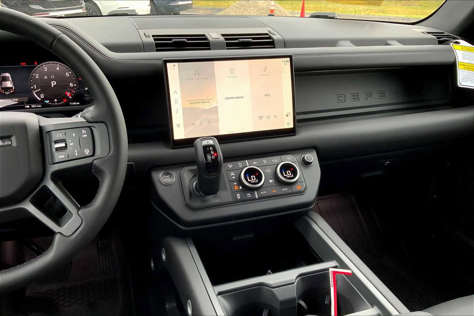 New 2025 Land Rover Defender 110 S image 6