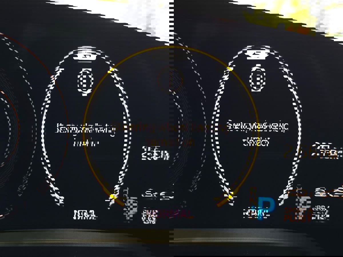 Used 2020 Porsche Taycan 4S w/ Premium Package image 31