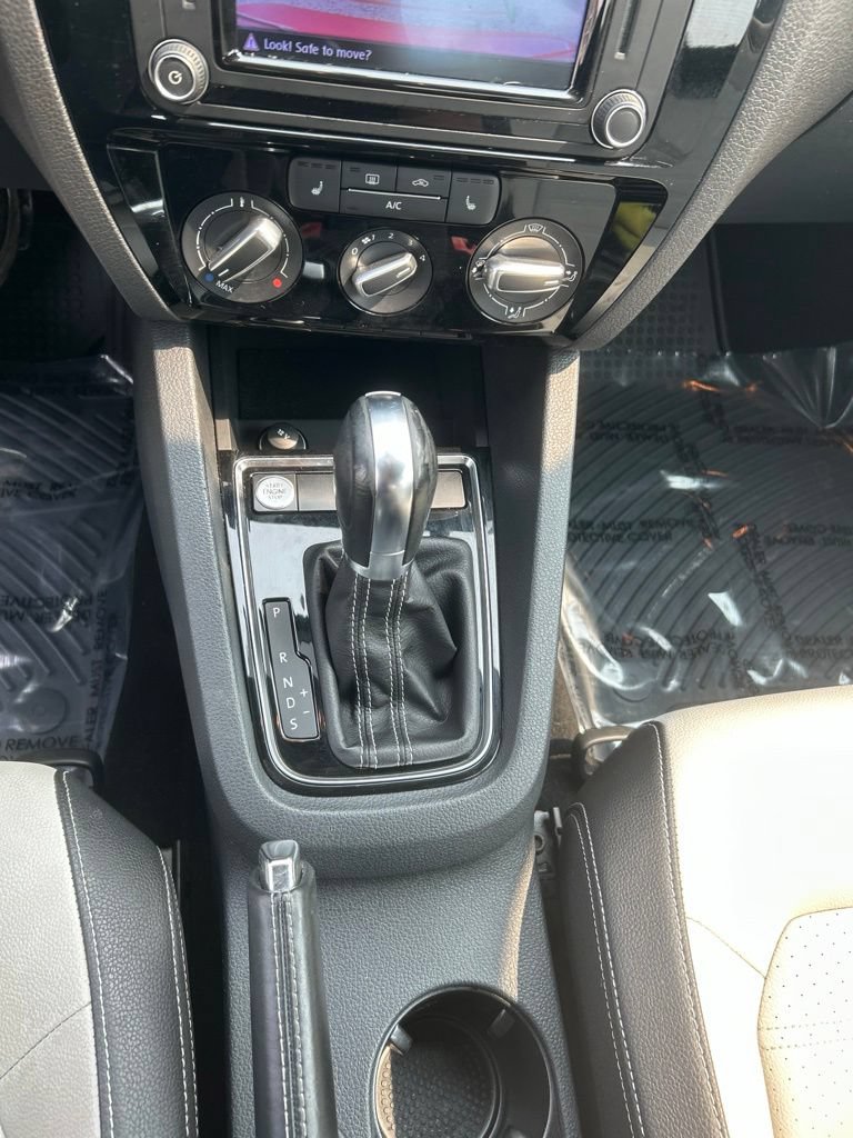 Used 2016 Volkswagen Jetta Sport FWD image 13