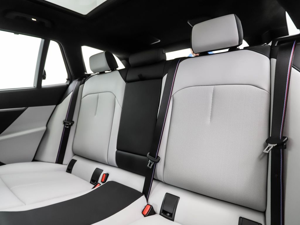 New 2026 BMW M5 Touring w/ Executive Package image 24
