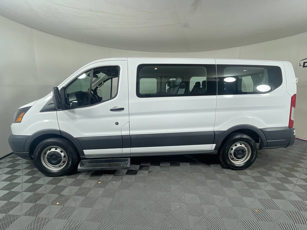 Used 2017 Ford Transit 150 XL RWD image 3