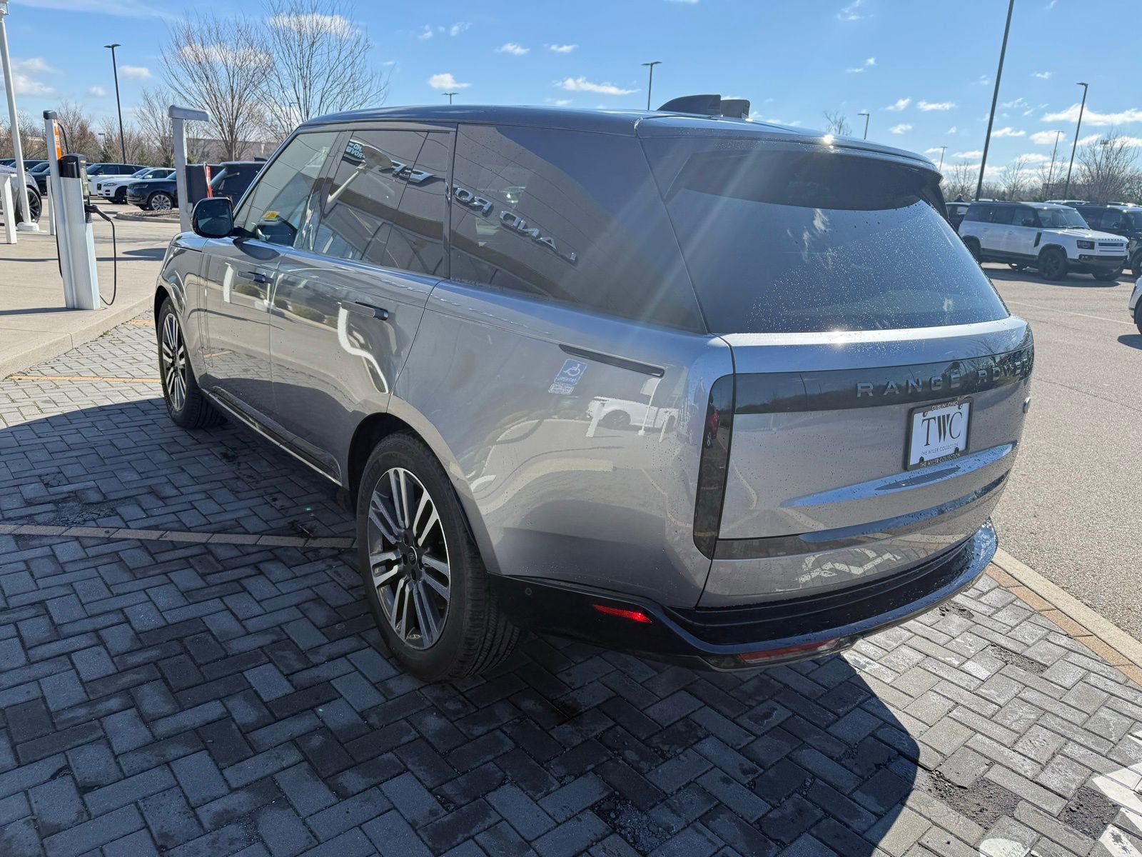 Used 2023 Land Rover Range Rover SE image 7