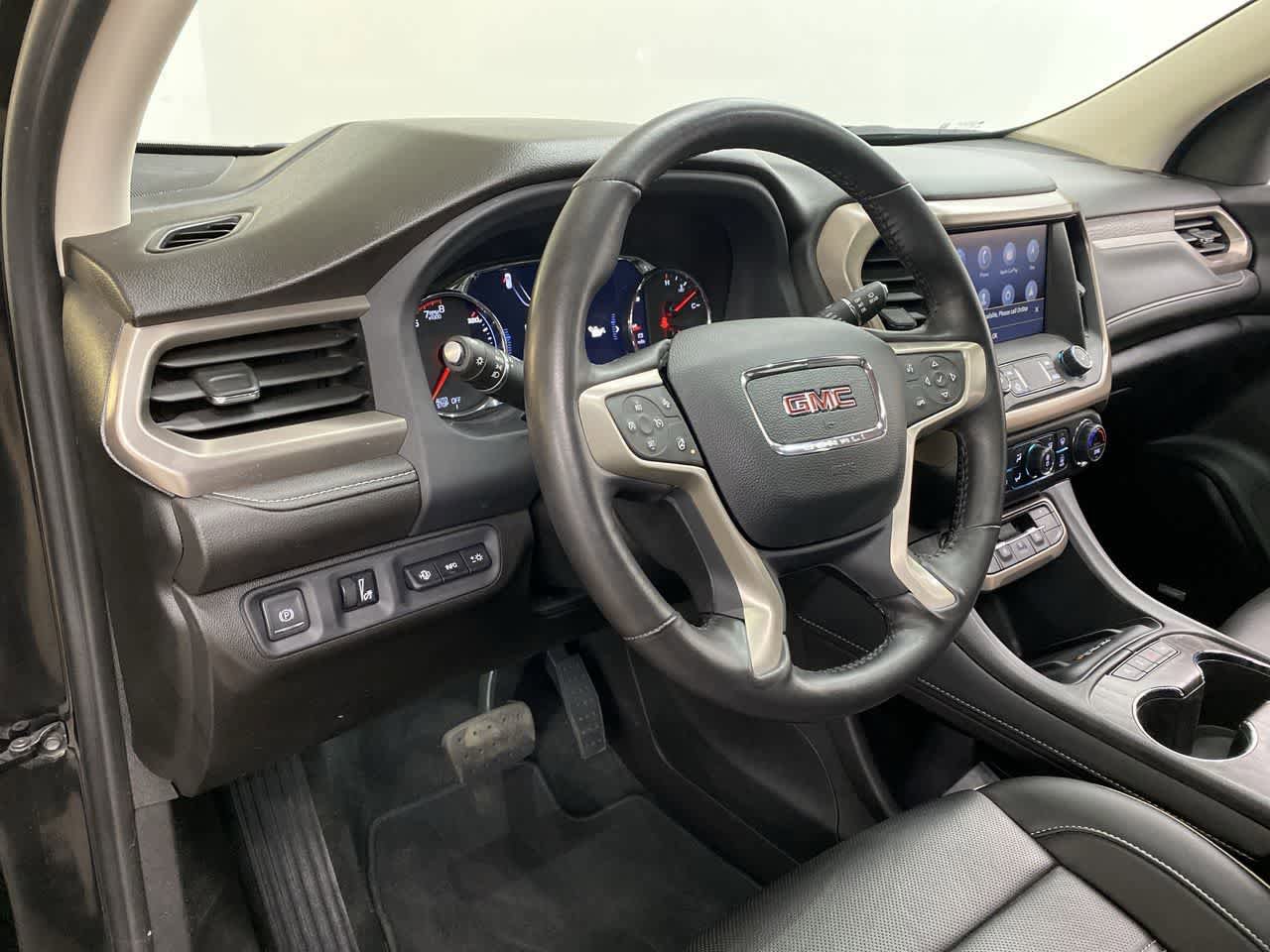Used 2022 GMC Acadia Denali w/ Denali Ultimate Package AWD/4WD image 2