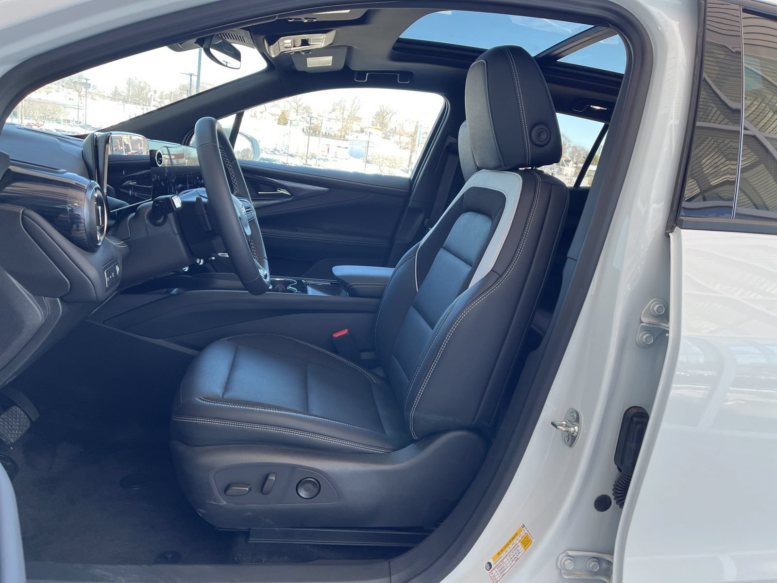New 2024 Chevrolet Blazer EV LT AWD/4WD image 13