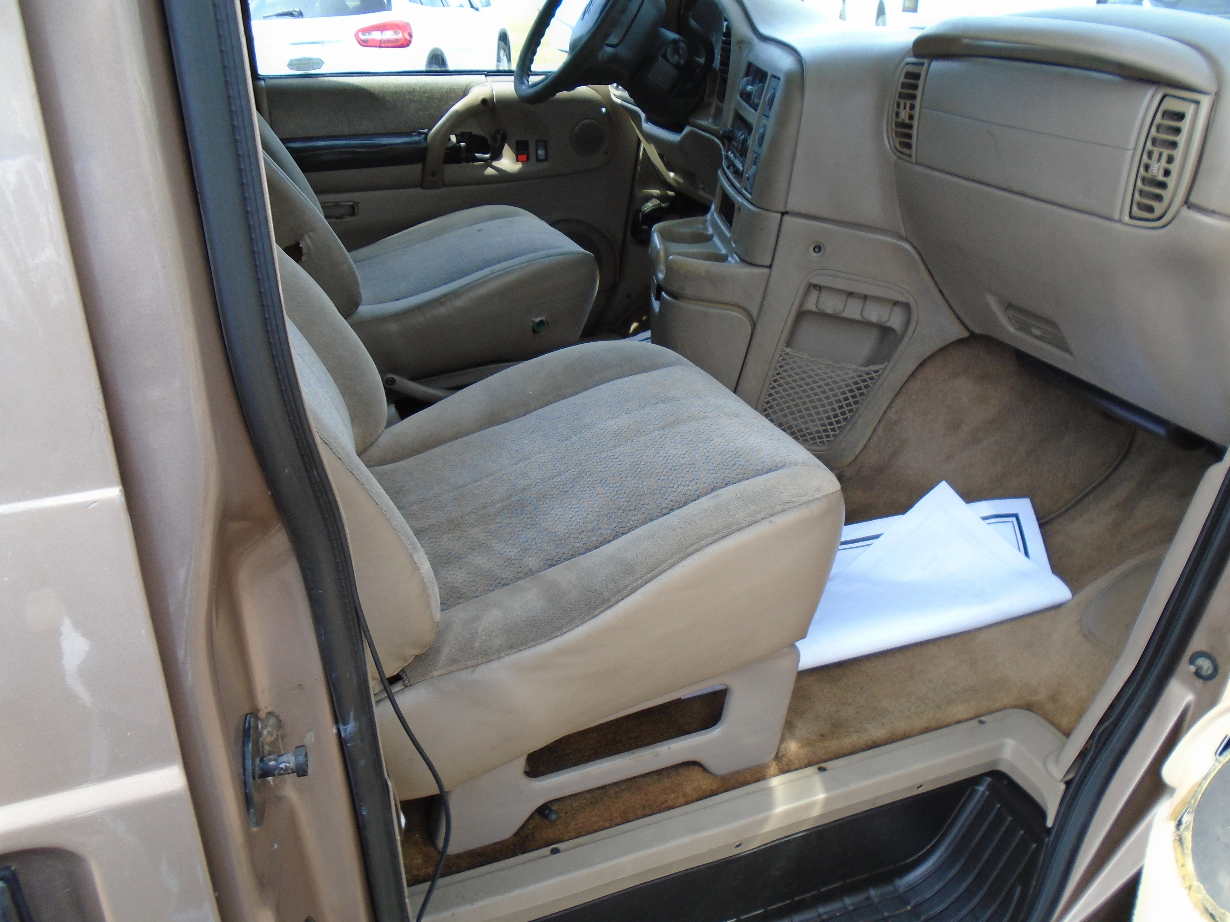 Used 2003 Chevrolet Astro Passenger AWD w/ LS Preferred Equipment Group image 13