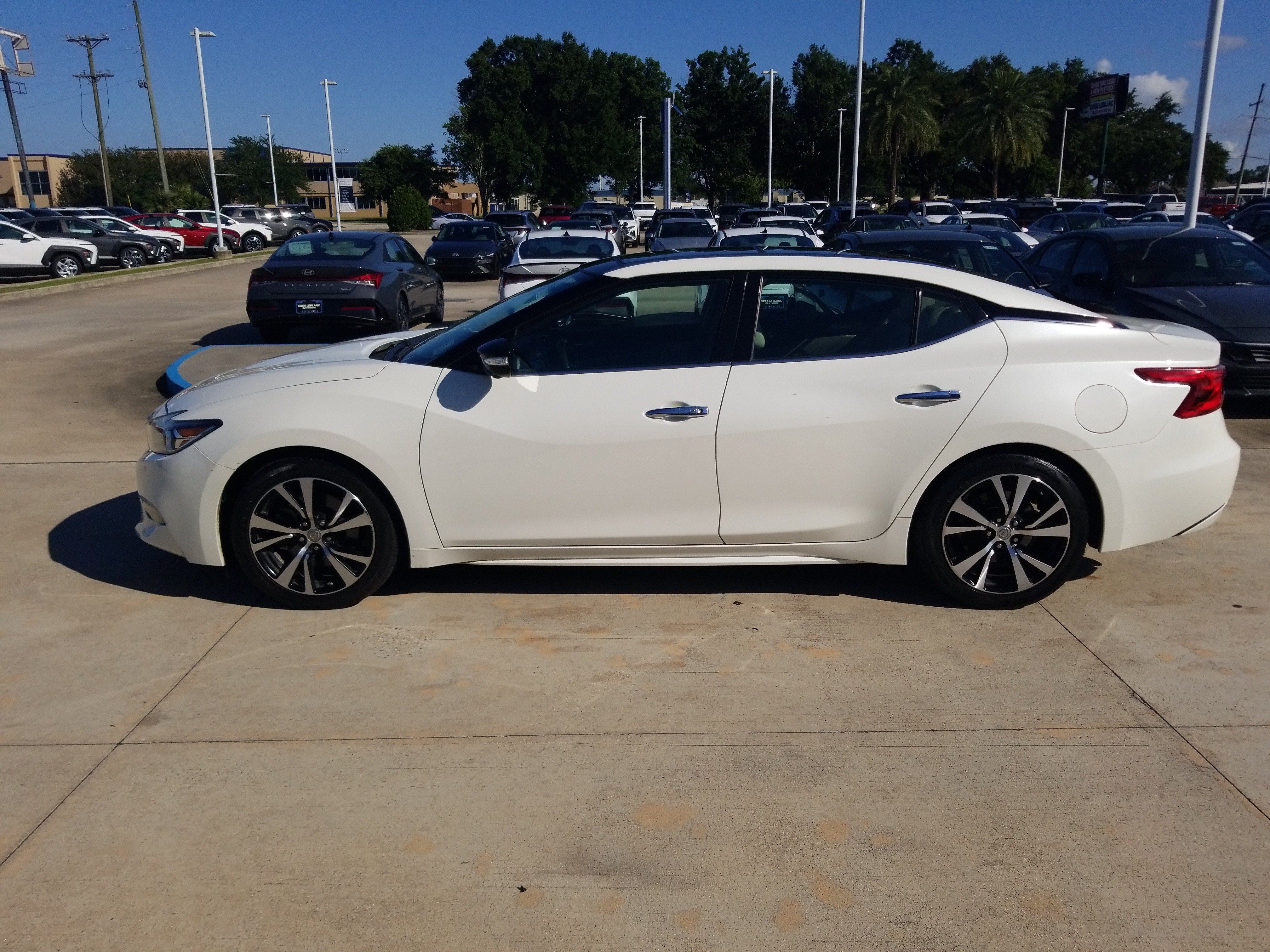 Used 2018 Nissan Maxima Platinum FWD image 4