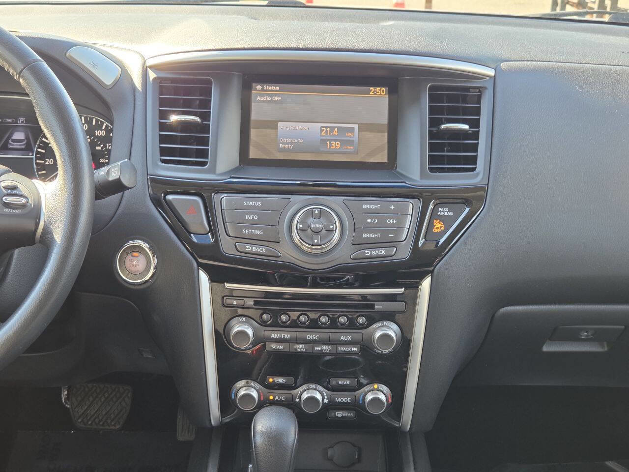 Used 2016 Nissan Pathfinder SV image 25