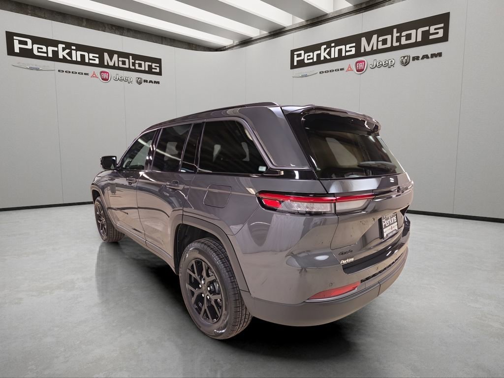 New 2026 Jeep Grand Cherokee Laredo image 3