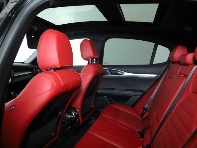 Used 2024 Alfa Romeo Stelvio Veloce image 15