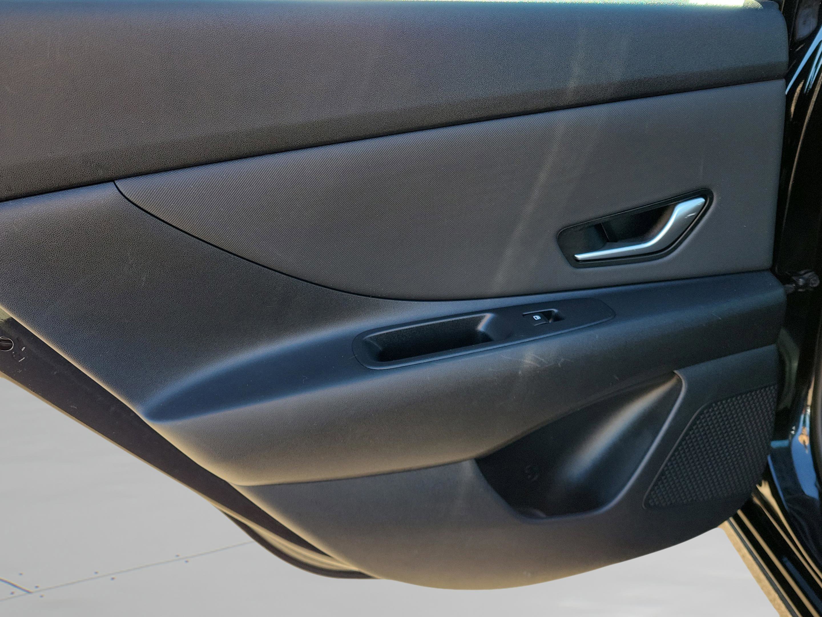 Used 2023 Hyundai Elantra SEL w/ Convenience Package image 26