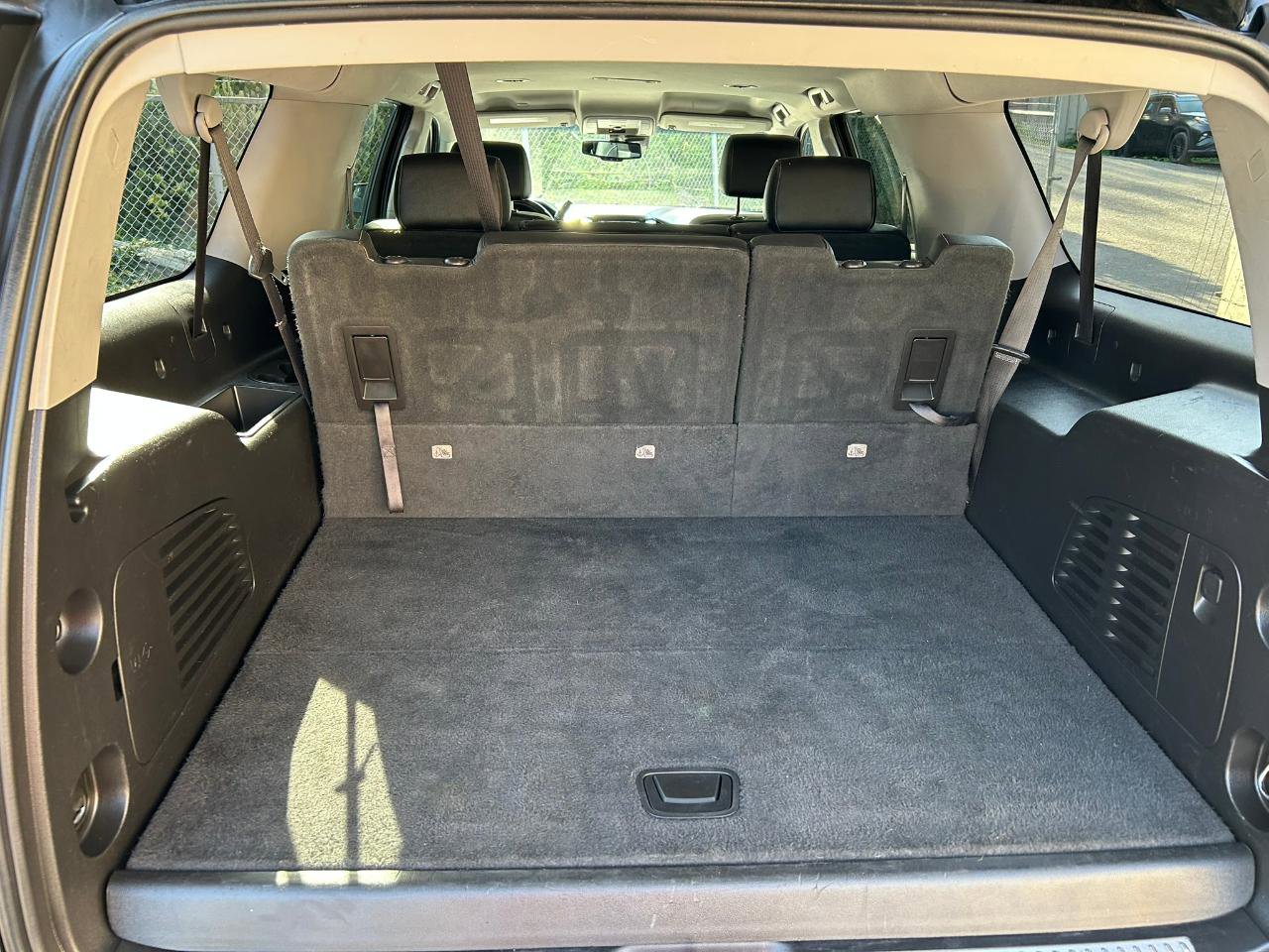 Used 2018 Chevrolet Suburban LT AWD/4WD image 18