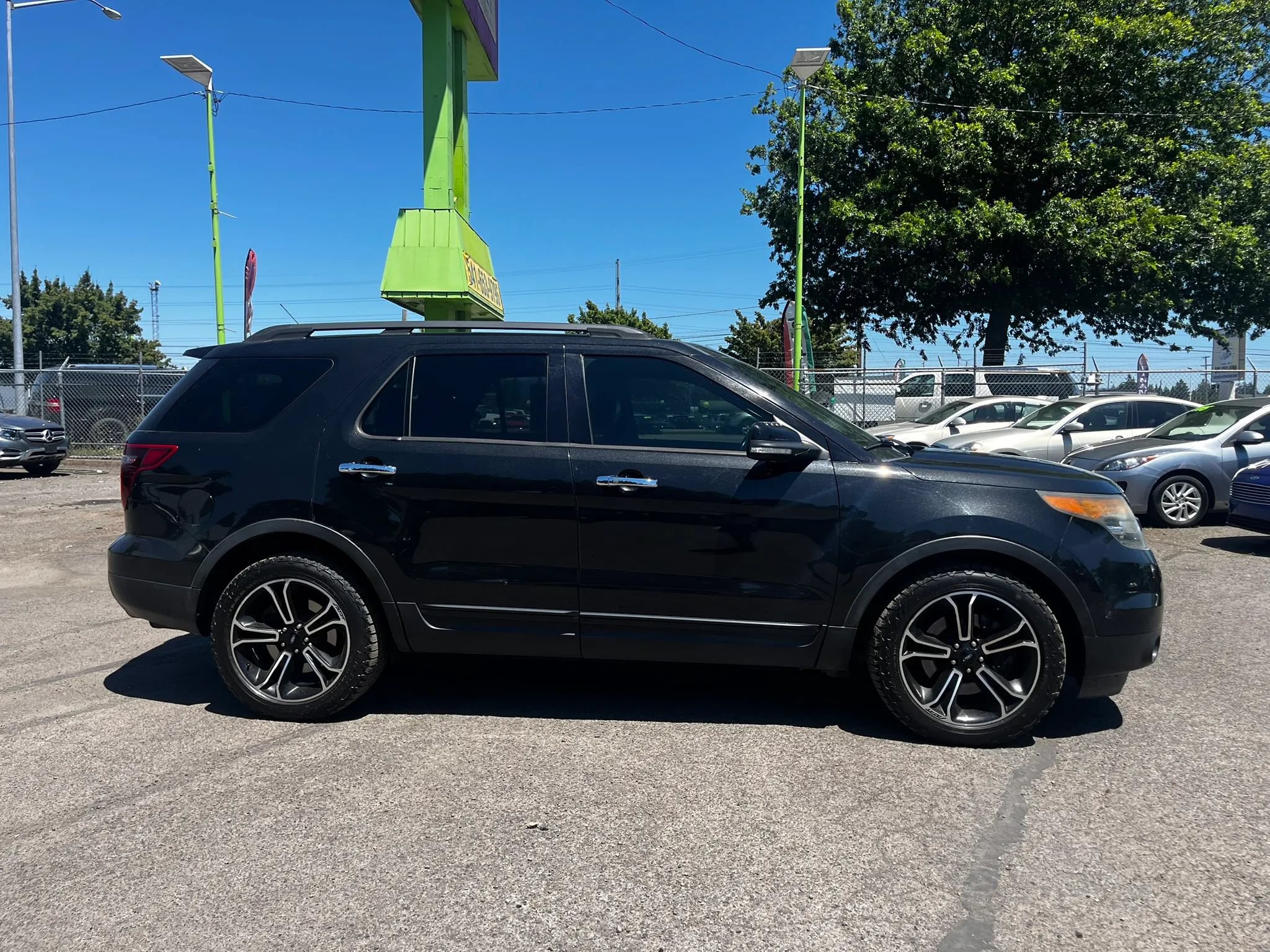 Used 2013 Ford Explorer Sport AWD/4WD image 2