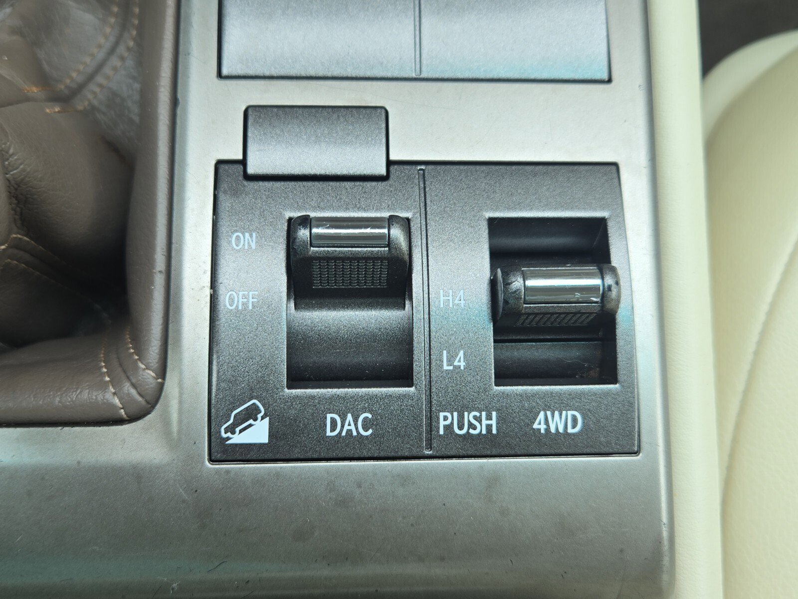 Used 2012 Lexus GX 460 image 30