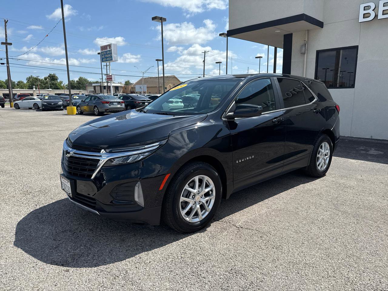 Used 2024 Chevrolet Equinox LT FWD image 2