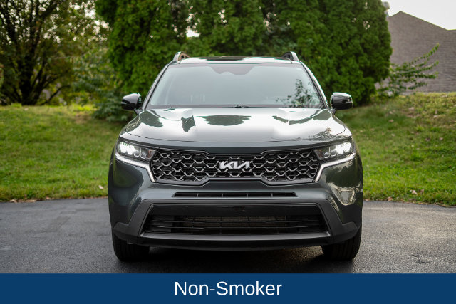 Used 2022 Kia Sorento S w/ Panoramic Sunroof Package AWD/4WD image 2