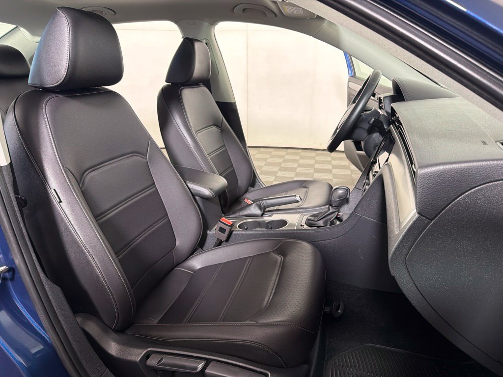 Certified 2022 Volkswagen Passat 2.0T SE FWD image 23