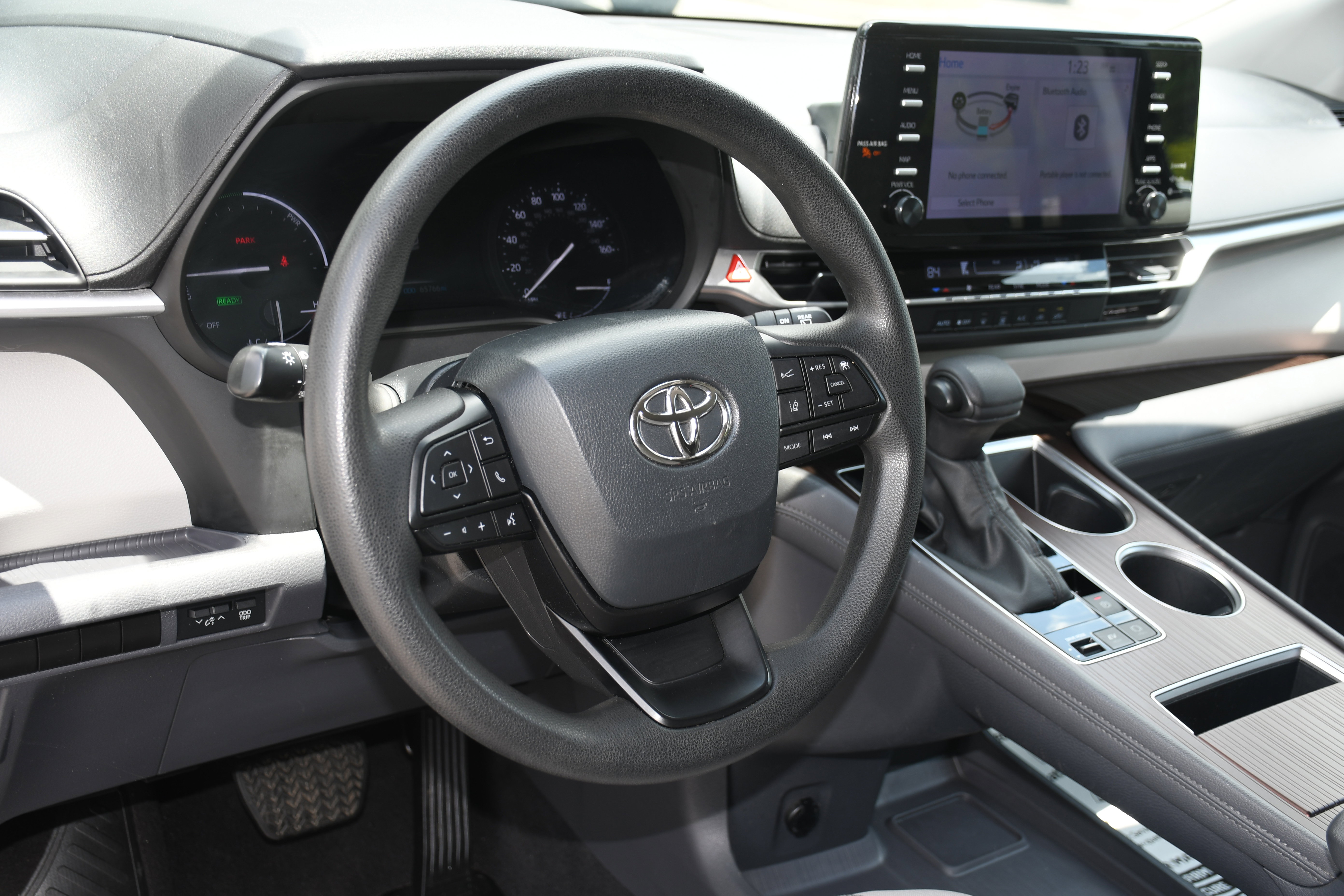 Used 2023 Toyota Sienna LE image 8