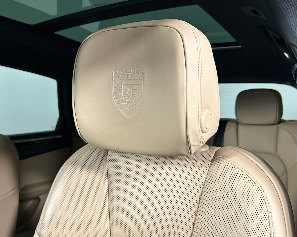 Certified 2020 Porsche Macan AWD/4WD image 16