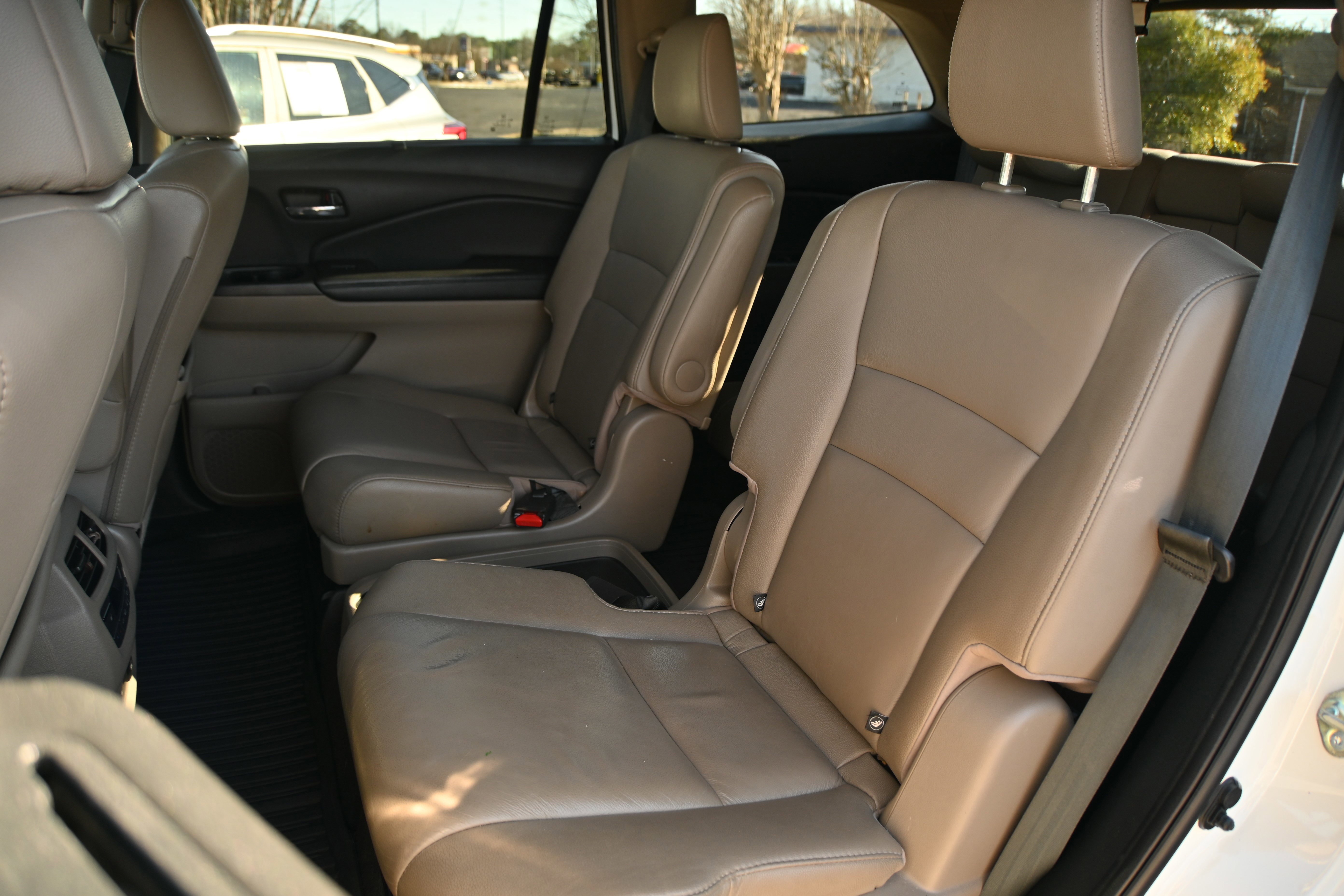 Used 2020 Honda Pilot Touring image 12