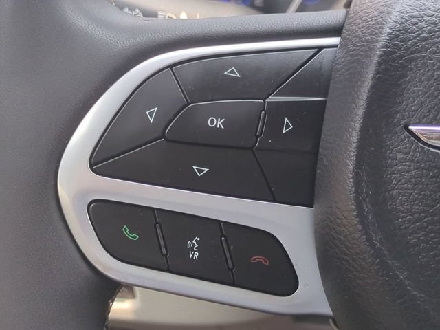 Used 2024 Chrysler Pacifica Touring-L FWD image 24