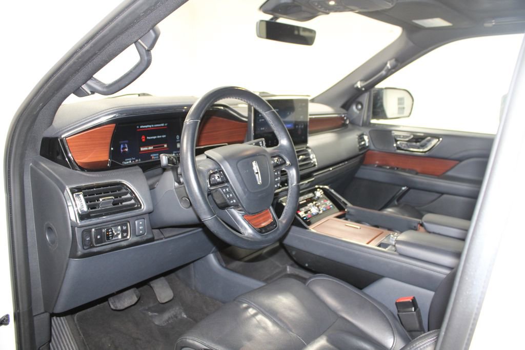 Used 2023 Lincoln Navigator Reserve image 26