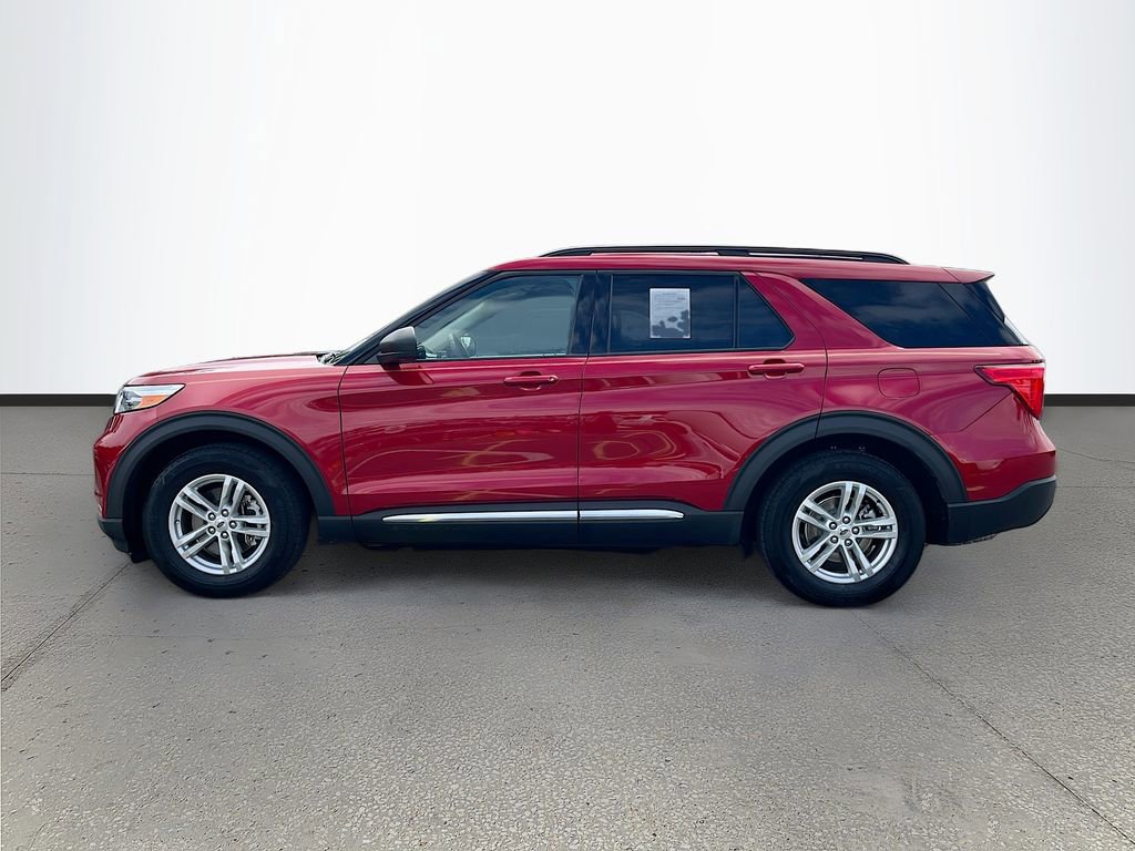 Used 2022 Ford Explorer XLT w/ Equipment Group 202A image 4