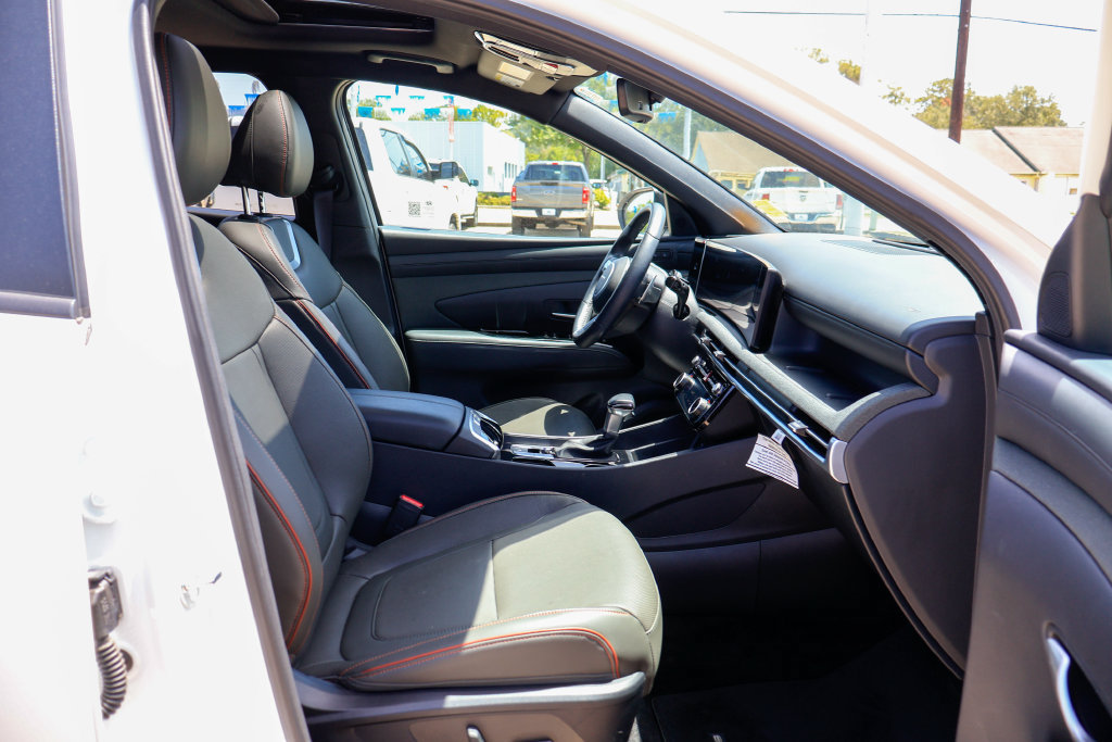 Certified 2025 Hyundai Santa Cruz Limited AWD/4WD image 8