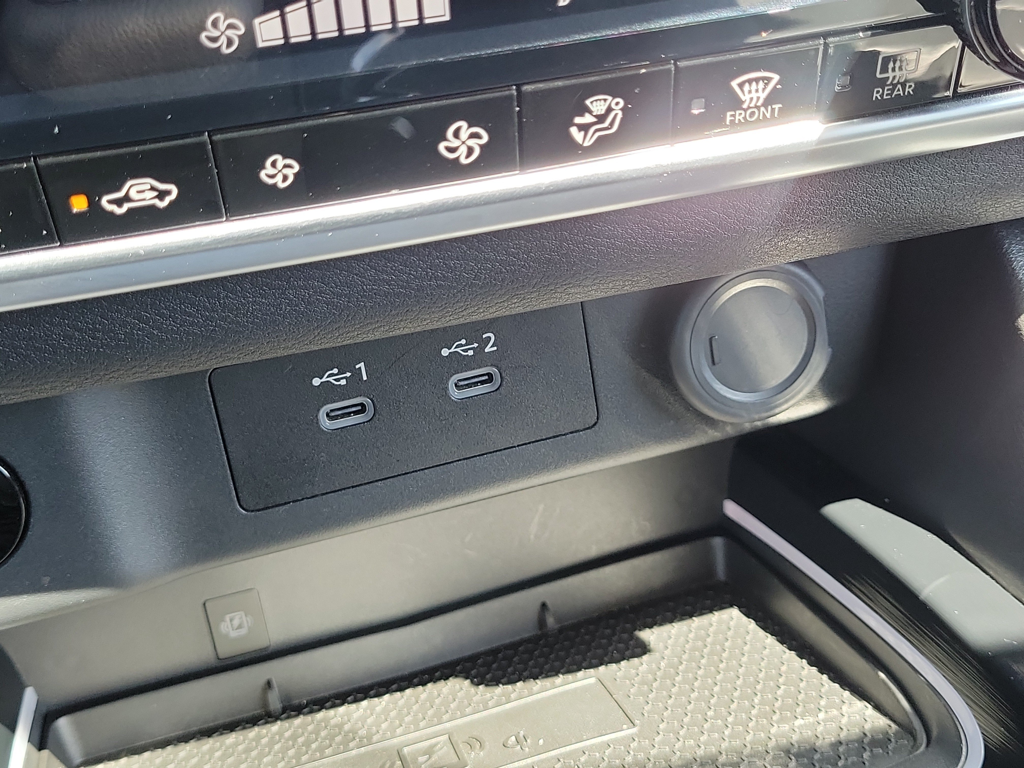 Certified 2025 Nissan Rogue SL FWD image 30