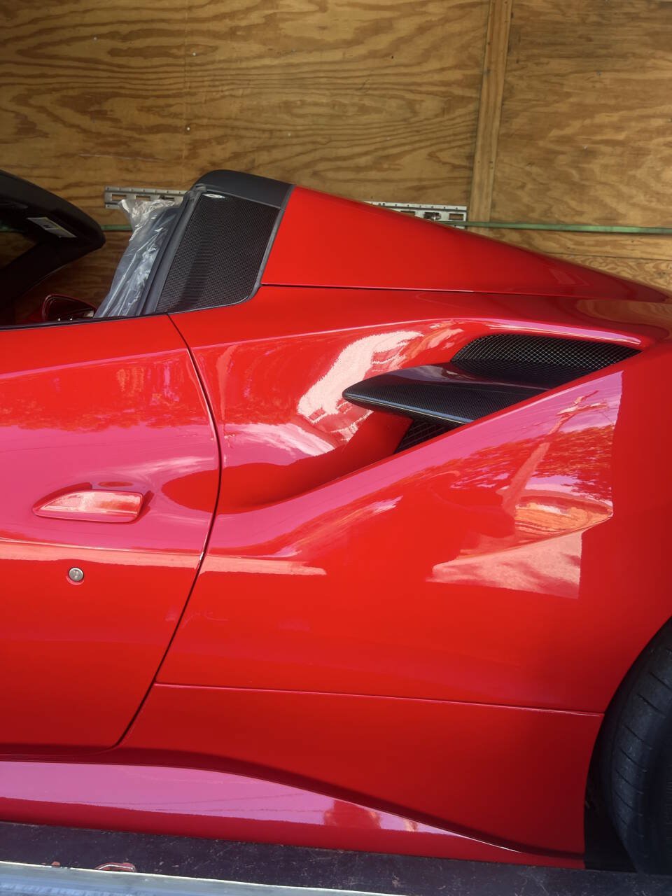 Used 2018 Ferrari 488 Spider RWD image 4