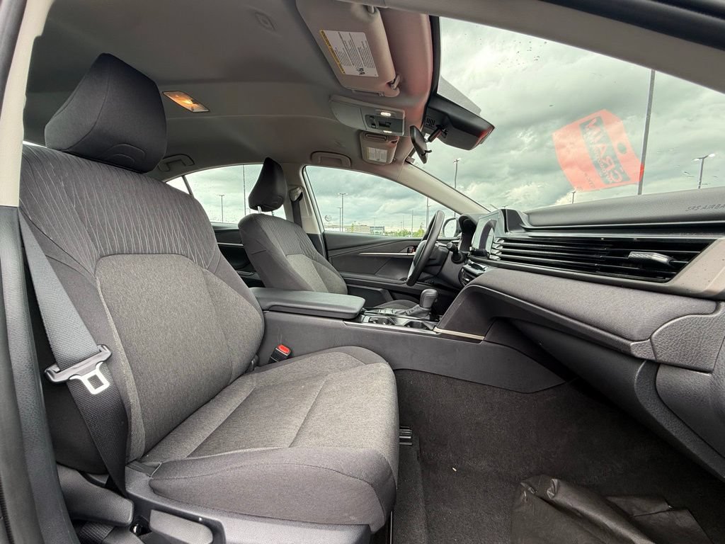 Used 2025 Toyota Camry LE FWD image 28
