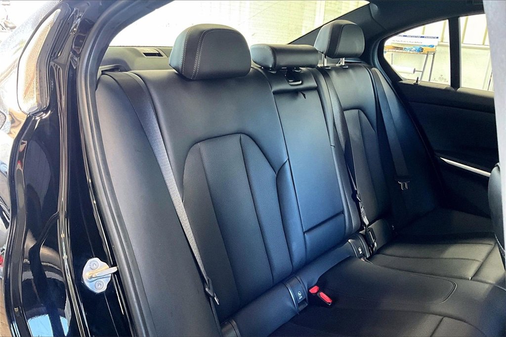 Used 2024 BMW 330e xDrive image 22