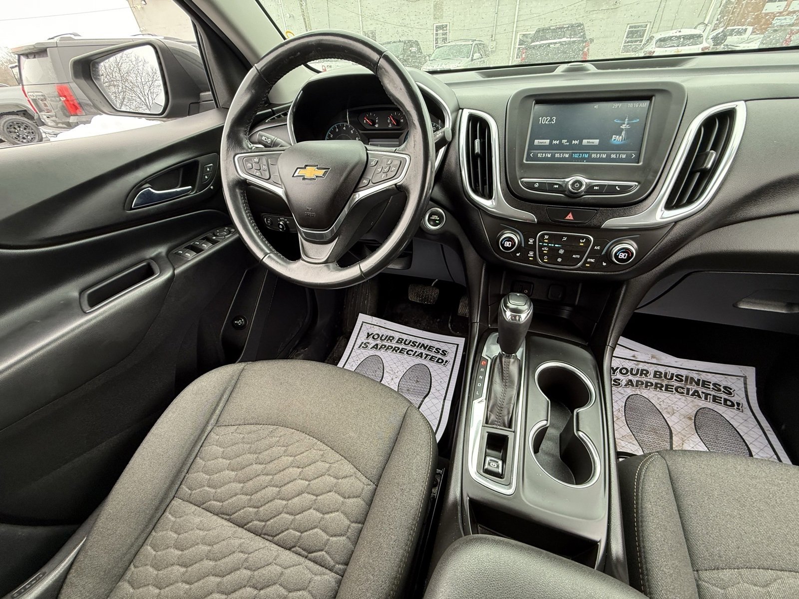Used 2018 Chevrolet Equinox LT image 3