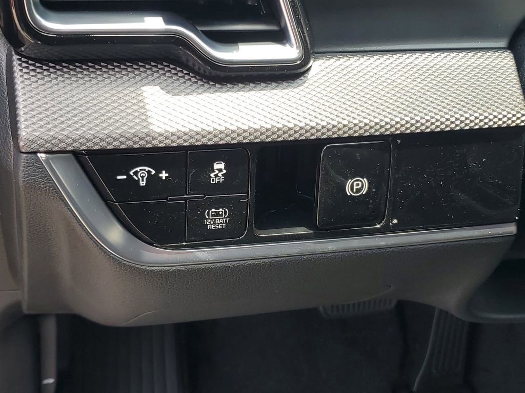 New 2025 Kia Sportage LX FWD image 19