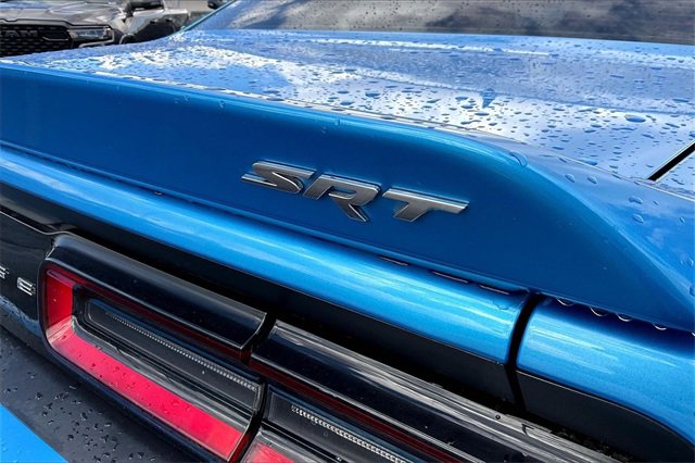 Used 2015 Dodge Challenger SRT image 33