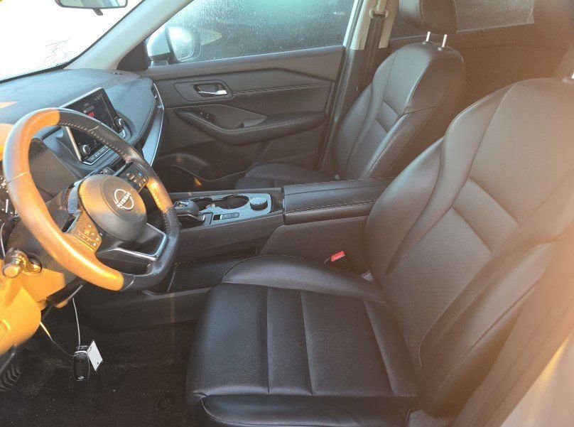 Used 2023 Nissan Rogue SV w/ SV Premium B Package image 10