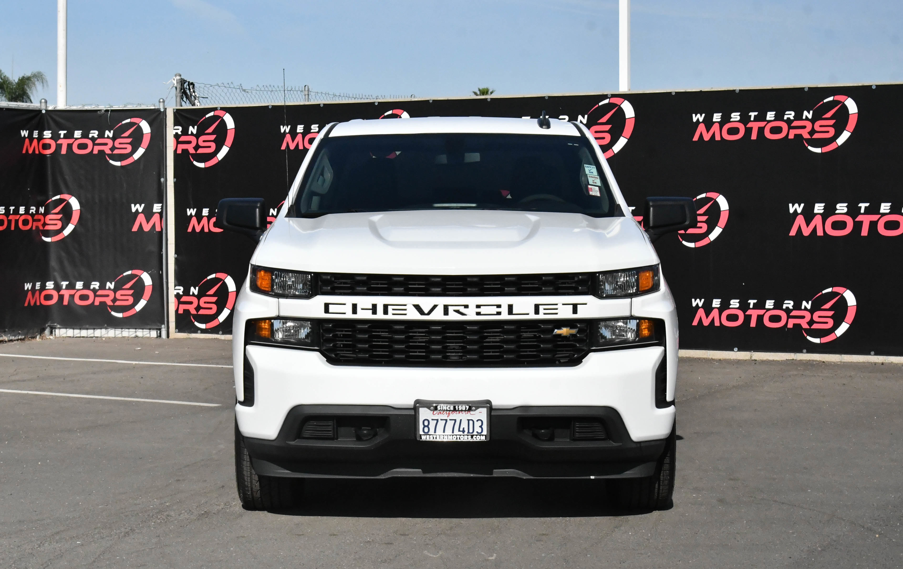 Used 2021 Chevrolet Silverado 1500 Custom RWD image 2