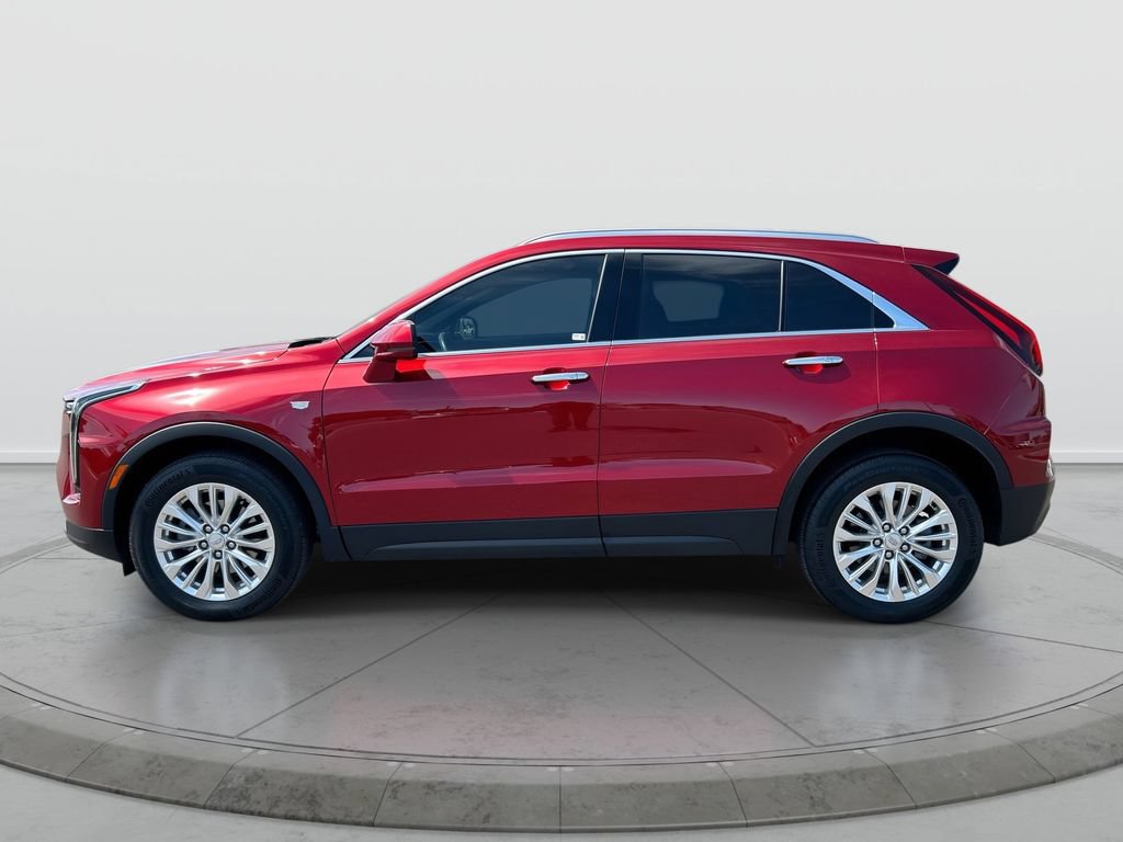 Used 2024 Cadillac XT4 Luxury w/ Cold Weather Package FWD image 5