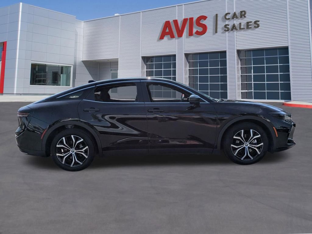 Used 2024 Toyota Crown Limited image 5