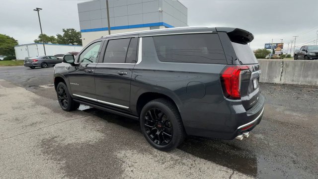 Used 2022 GMC Yukon XL Denali w/ Advanced Technology Package AWD/4WD image 6