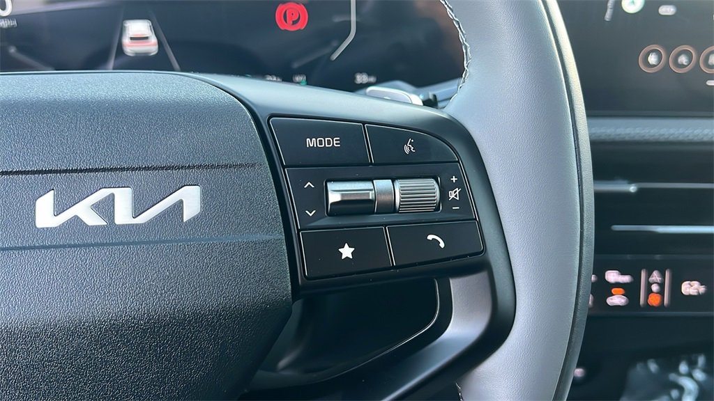 New 2025 Kia EV6 Wind image 17