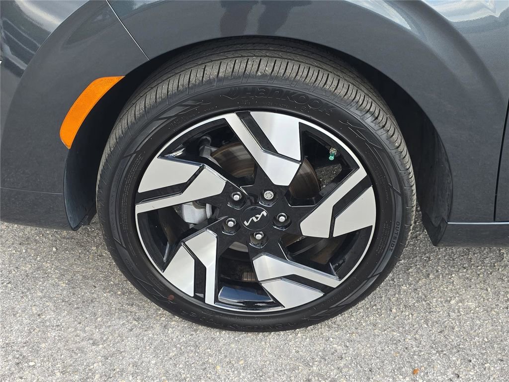 Used 2024 Kia Soul GT-Line image 12