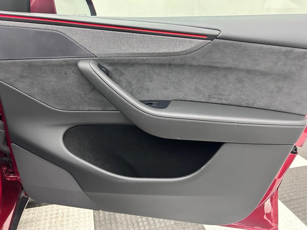 Used 2026 Tesla Model Y AWD image 16