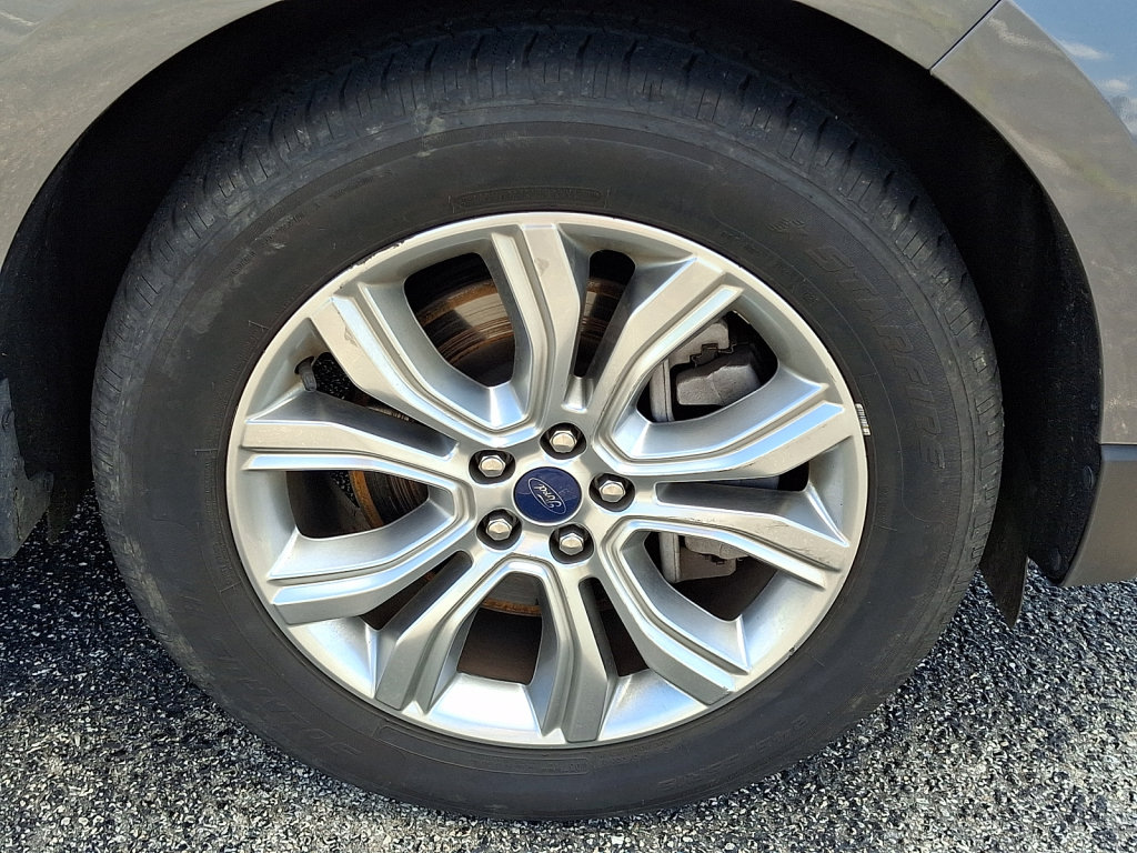 Used 2024 Ford Edge Titanium AWD/4WD image 9