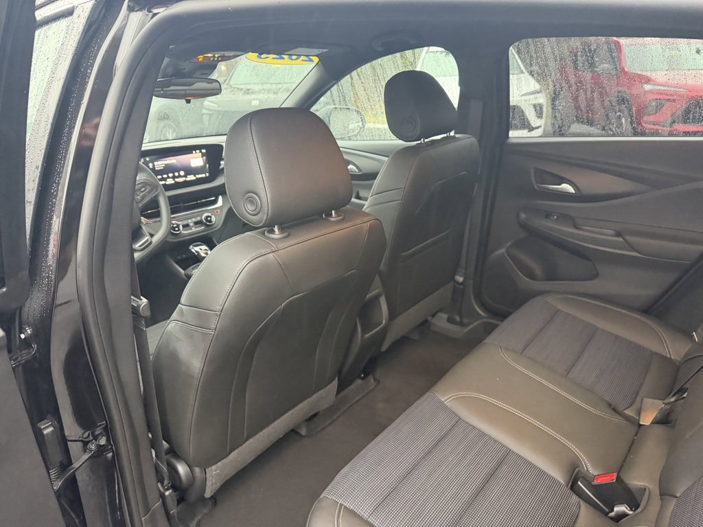 Used 2025 Buick Envista Preferred image 15