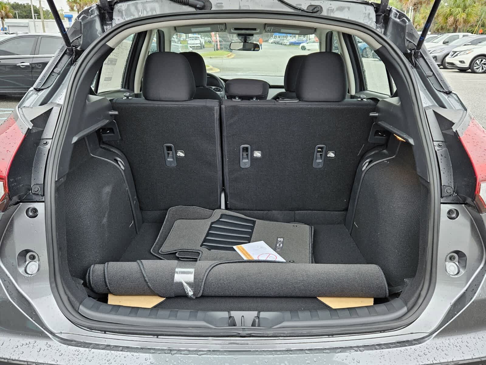 New 2025 Nissan Kicks Play S image 6