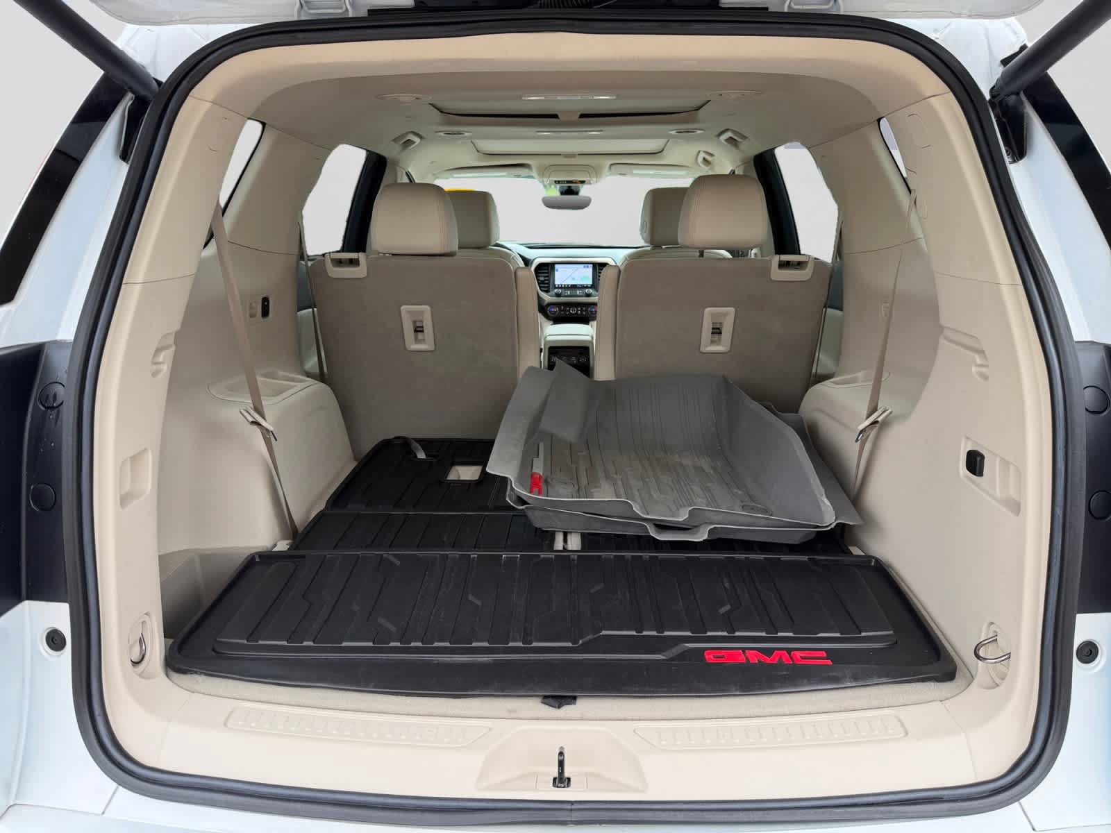 Used 2023 GMC Acadia Denali w/ Denali Ultimate Package AWD/4WD image 4