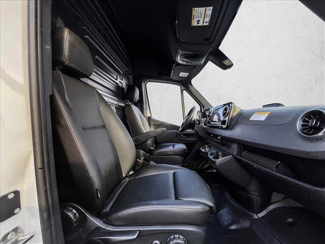 Used 2025 Mercedes-Benz Sprinter 2500 image 21