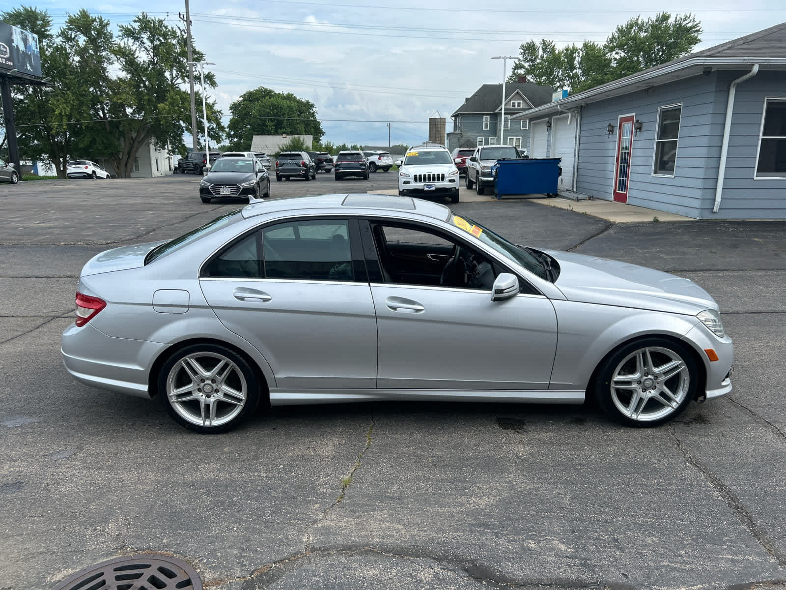 Used 2010 Mercedes-Benz C 300 4MATIC Sedan image 3